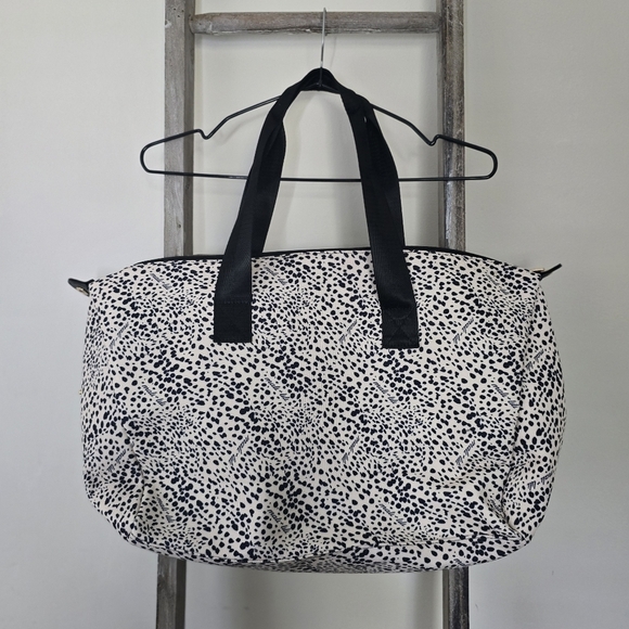 ⭐️40% Off⭐️ Mali + Lili Signature Leopard Print Weekender Bag - Picture 4 of 7